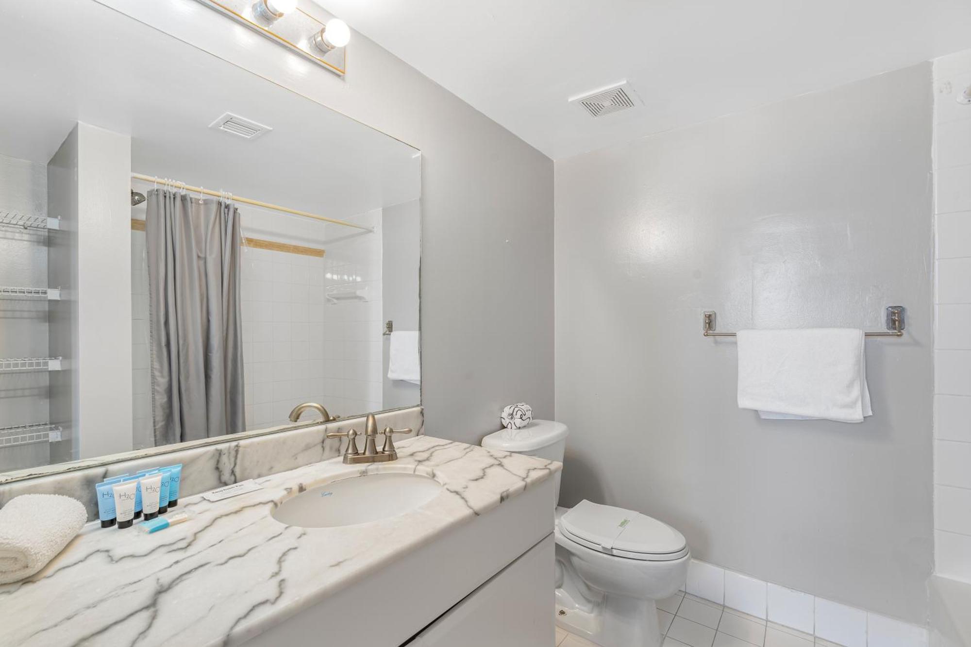 Fantastic 2br On 31st Floor Free Parking *