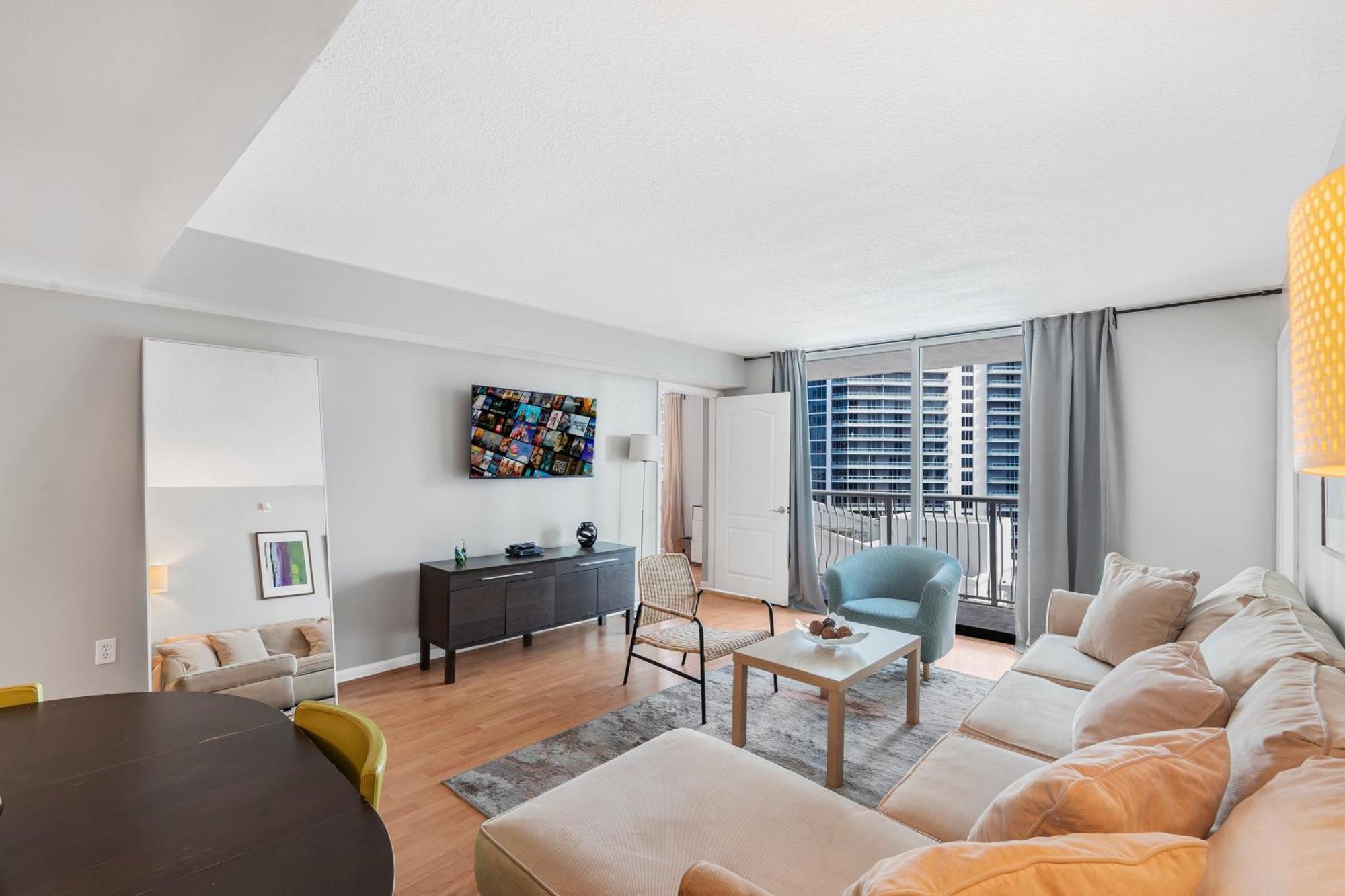 Fantastic 2br On 31st Floor Free Parking *